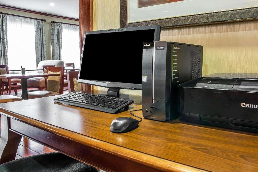 Comfort Inn & Suites University South Енн-Арбор Екстер'єр фото